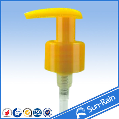 Gele 24mm plastic lotionpomp voor lotionflessen