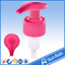 De kleurrijke plastic Pomp van de Lotionautomaat voor shampoo, de fles van het handdesinfecterende middel